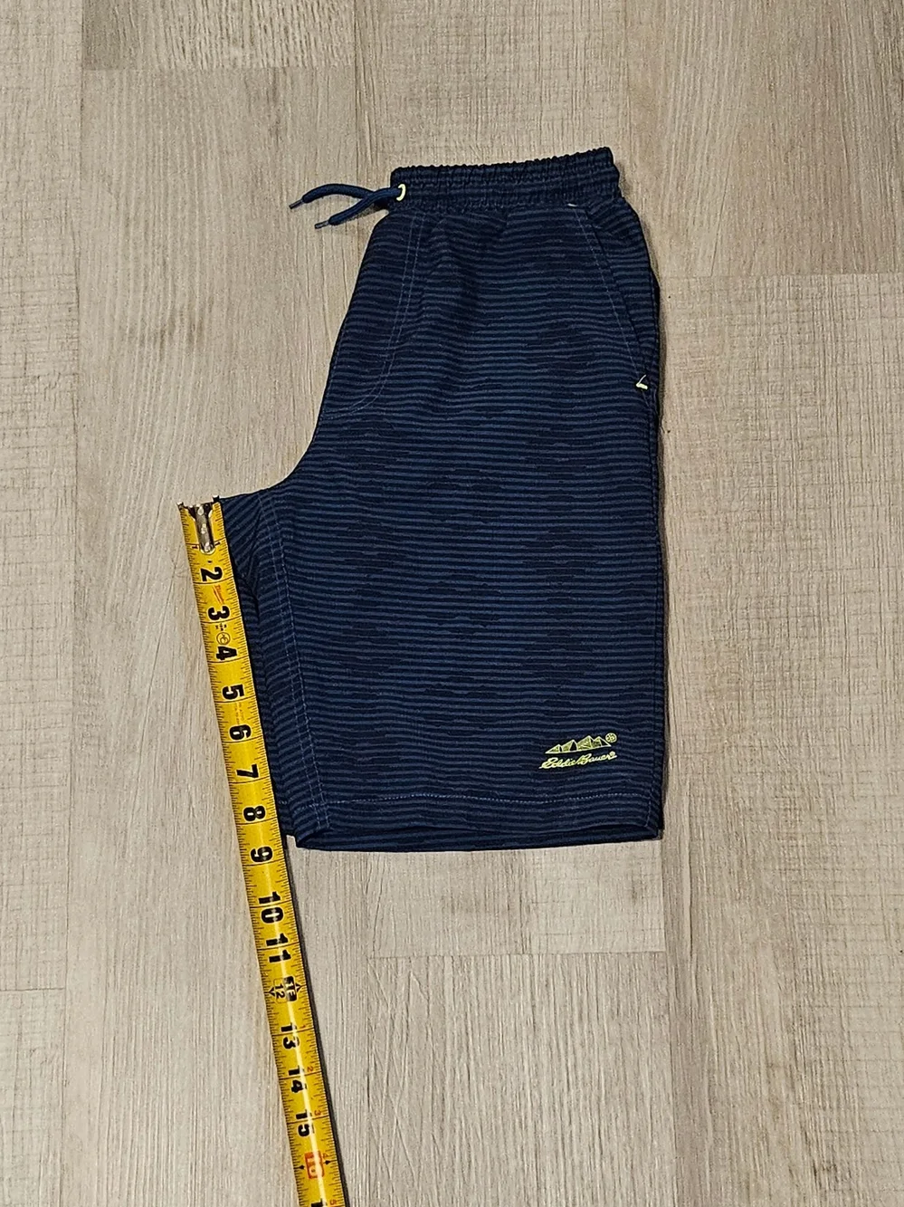 Eddie Bauer Kids Medium 10/12 Navy Striped Athletic Shorts